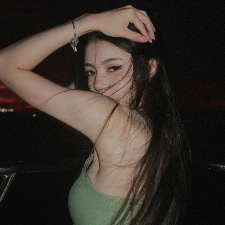 红色尾翼
